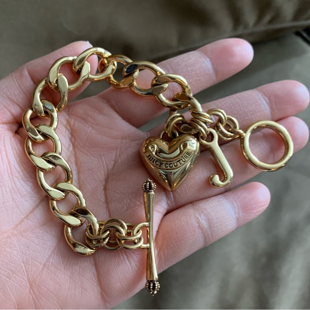 Juicy Couture Gold Chain Link Heart Toggle Bracelet J Charm 7.5” Jewelry EUC